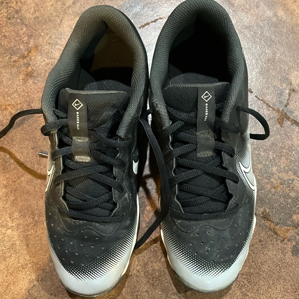 Nike FastFlex Diamond baseball cleats, Size 5.5, Black and White